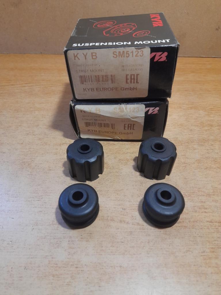 Butées d'amortisseur arrière Nissan 200SX LesAnciennes.com