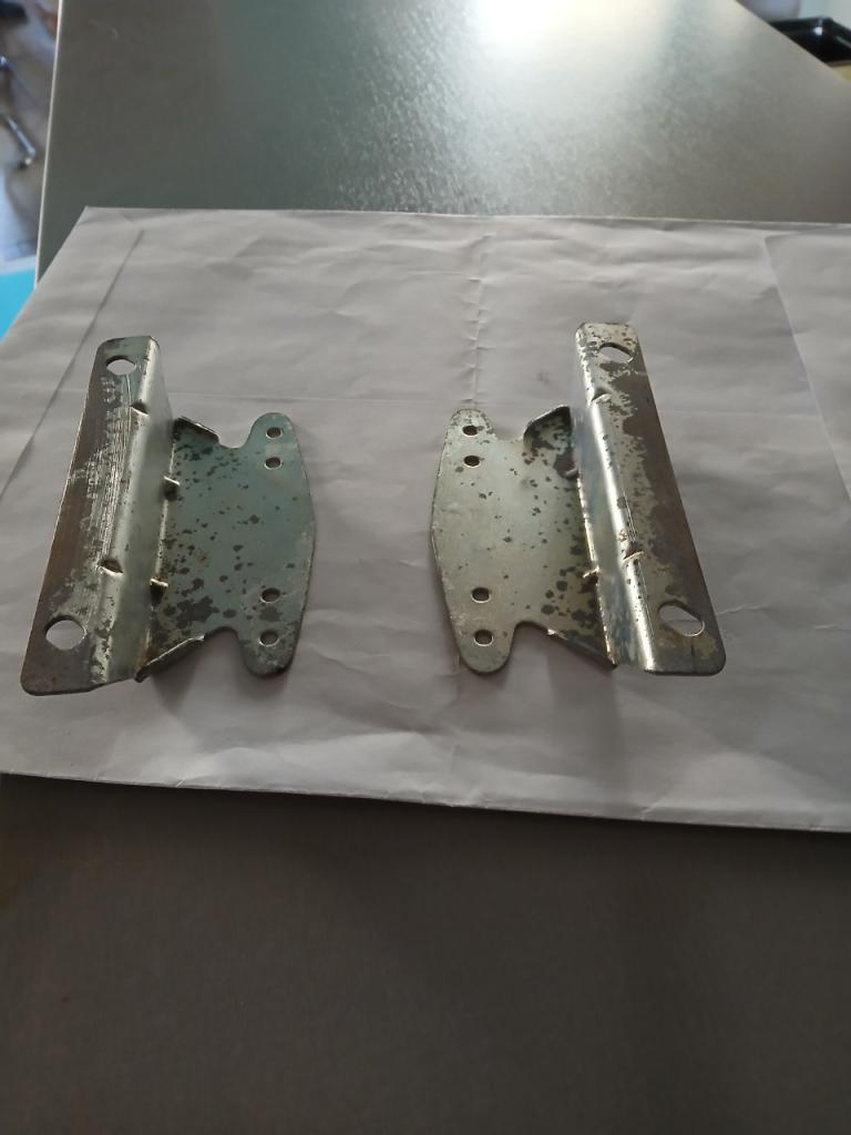 Pattes de fixation de rétroviseurs CITROEN DS LesAnciennes.com