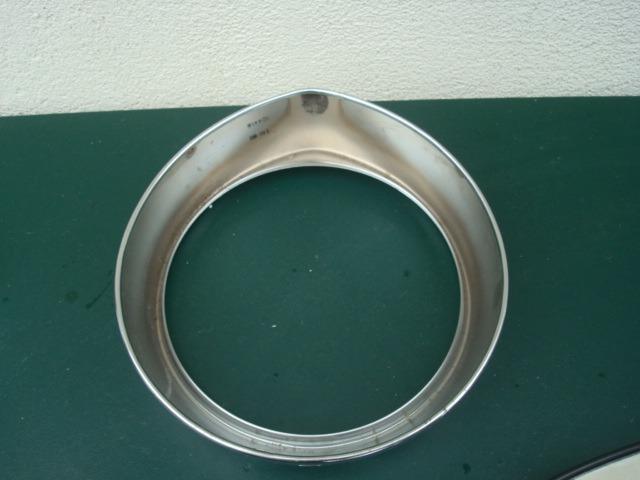 Portiere PEUGEOT 404 berline LesAnciennes.com