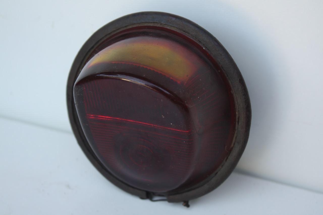 Feu arrière Verre rouge Harpon Citroen Traction LesAnciennes.com