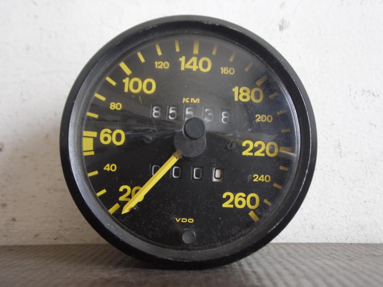 COMPTEUR DE VITESSE 94464103000 PORSCHE 944-1 LesAnciennes.com