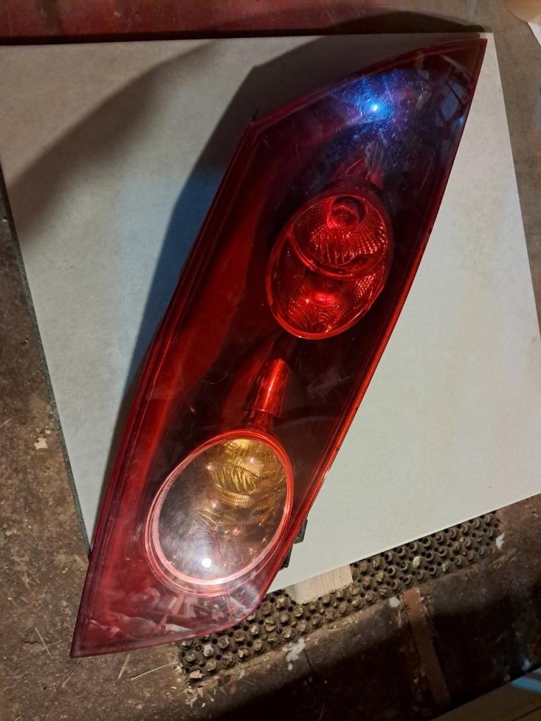 Feu FORD Street Ka Cabriolet LesAnciennes.com