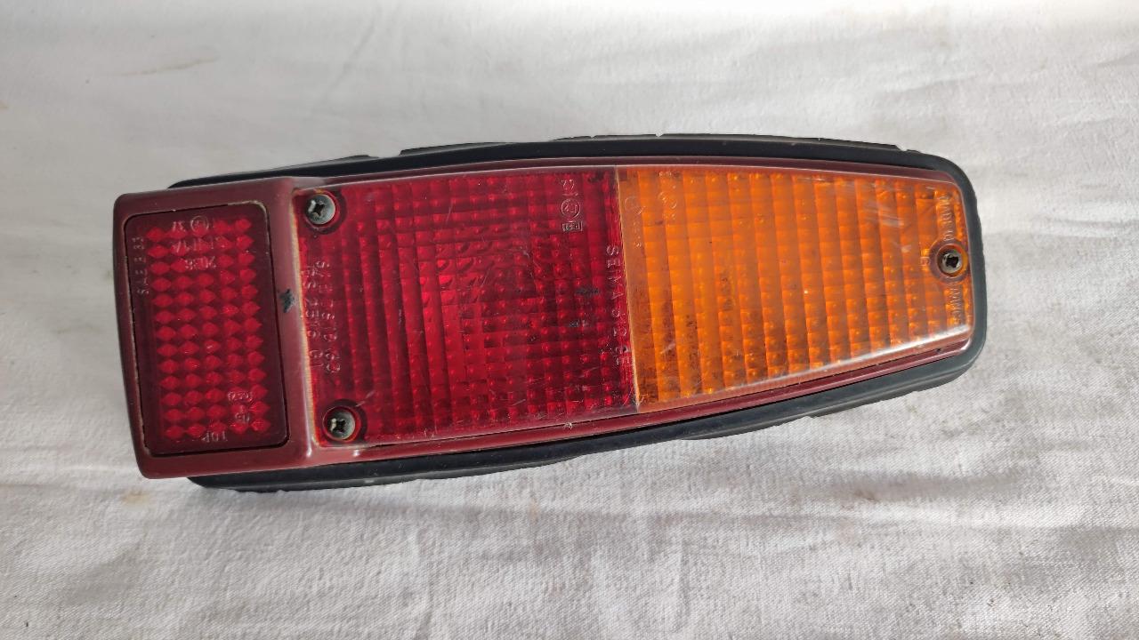 Feu arrière R8 Gordini Alpine A110 - 2 LesAnciennes.com