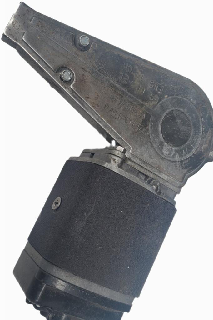 MOTEUR D ESSUIS GLACE AUSTIN HEALEY 100 BN1 LesAnciennes.com