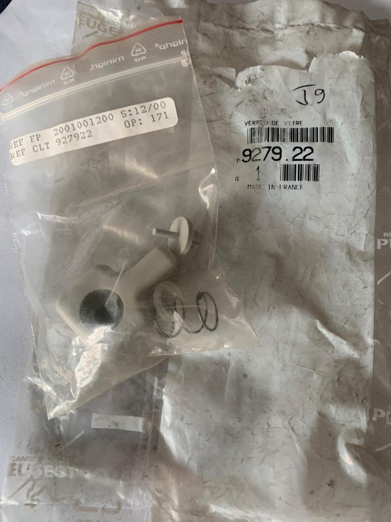 Kit fixation Glace porte J7-J9 927922 LesAnciennes.com