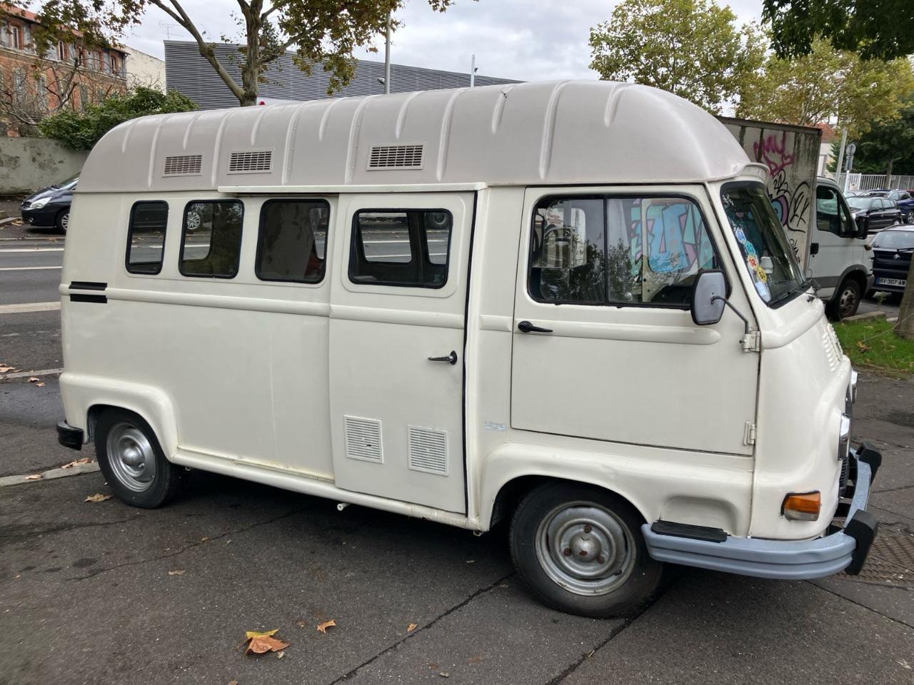 RENAULT Estafette Surélevé et rallongé - 1978 LesAnciennes.com