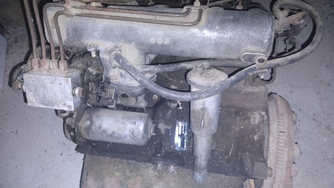 Moteur PEUGEOT 404 injection LesAnciennes.com