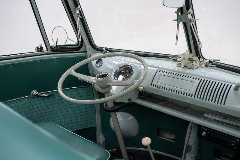 VOLKSWAGEN T1 Kombi 21 Windows - 1964 LesAnciennes.com