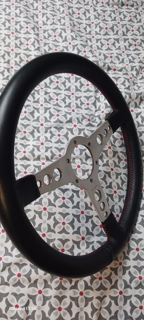 Volant iso delta R5 Alpine LesAnciennes.com