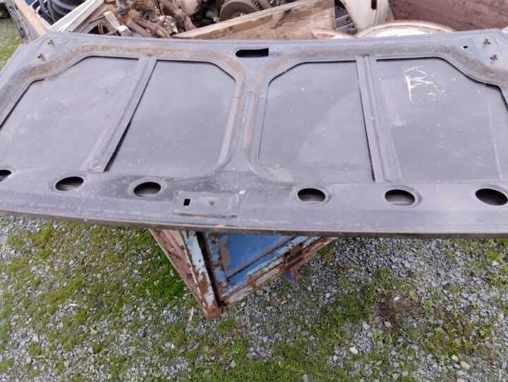 Malle PEUGEOT 504 coupe LesAnciennes.com