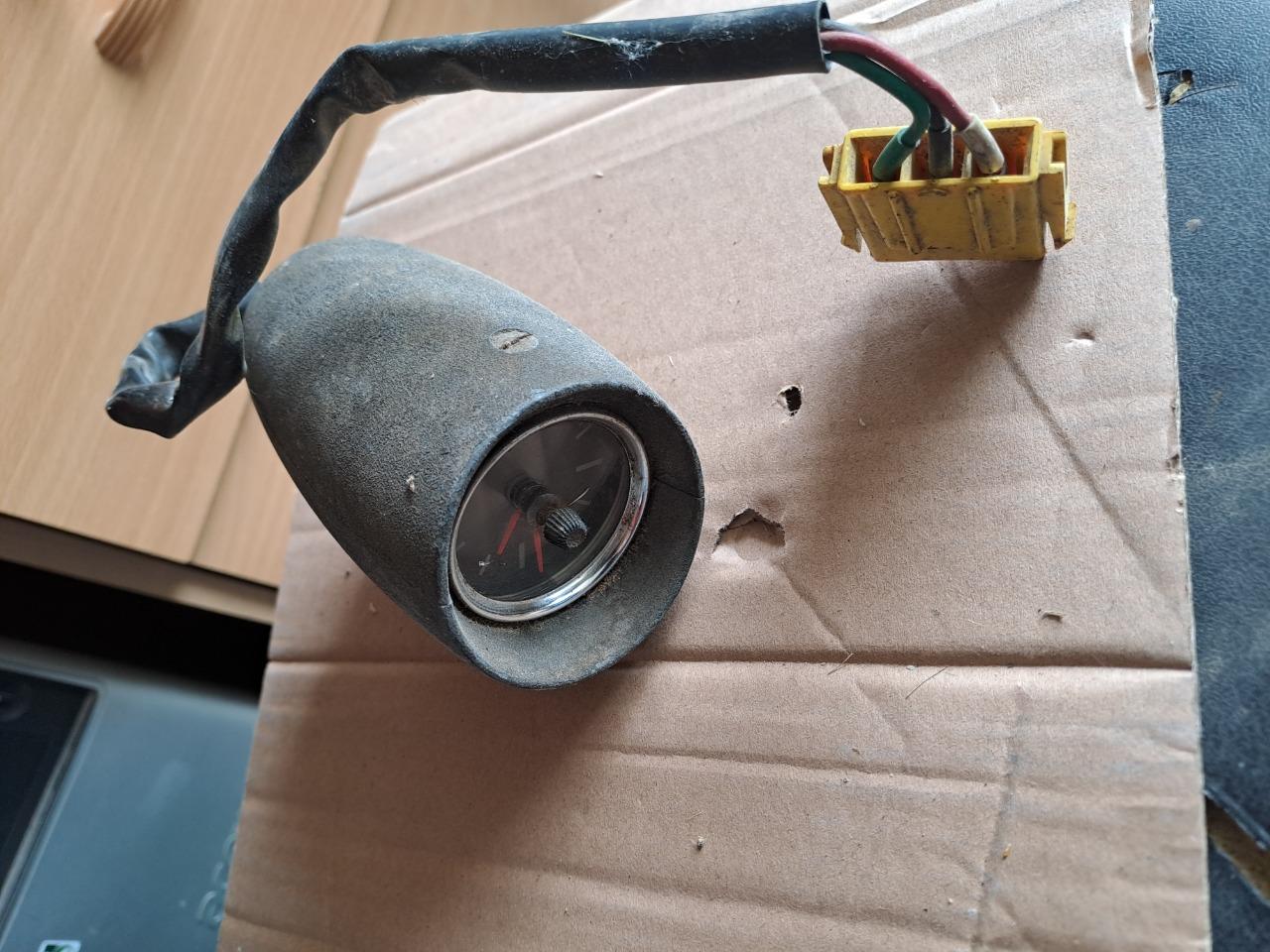 Pendule FORD Zodiac LesAnciennes.com