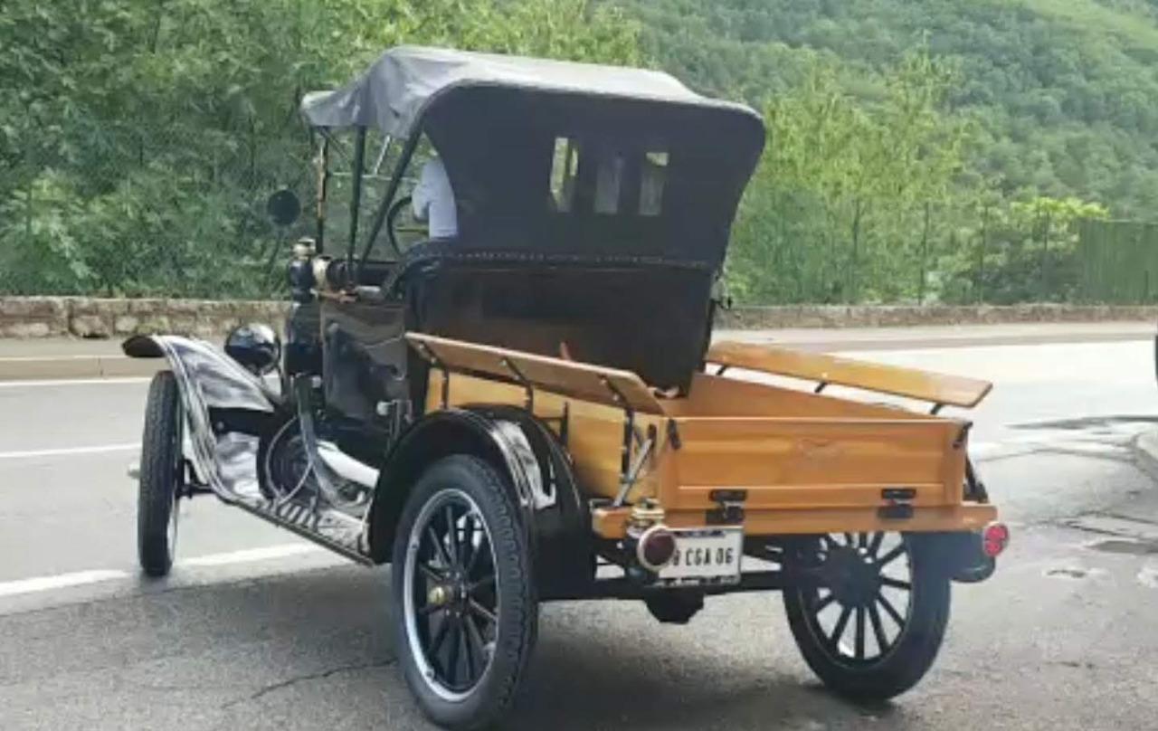 FORD T Pick up - 1917 LesAnciennes.com