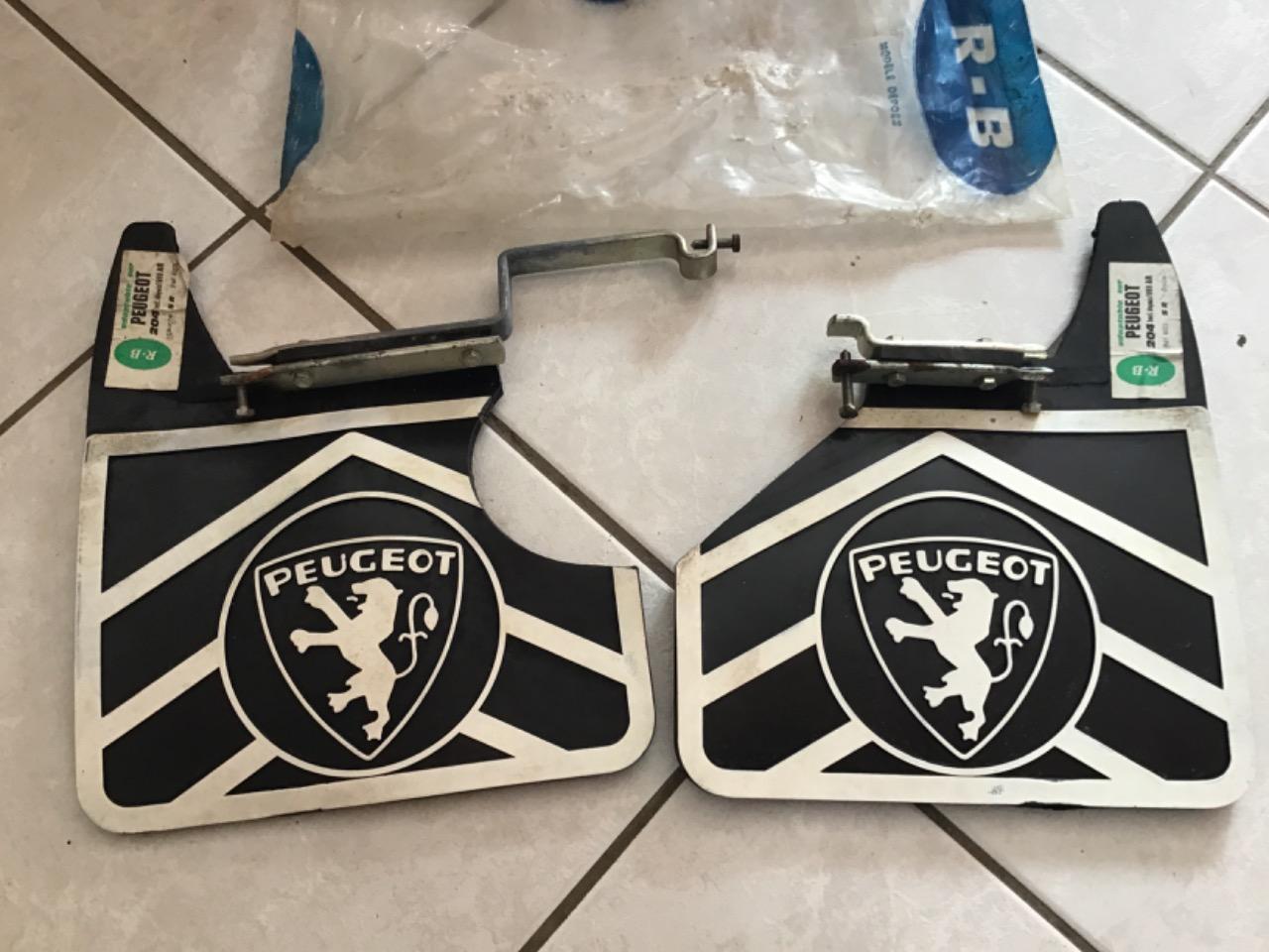 BAVETTES NEUVES ARRIÈRES PEUGEOT 204 LesAnciennes.com