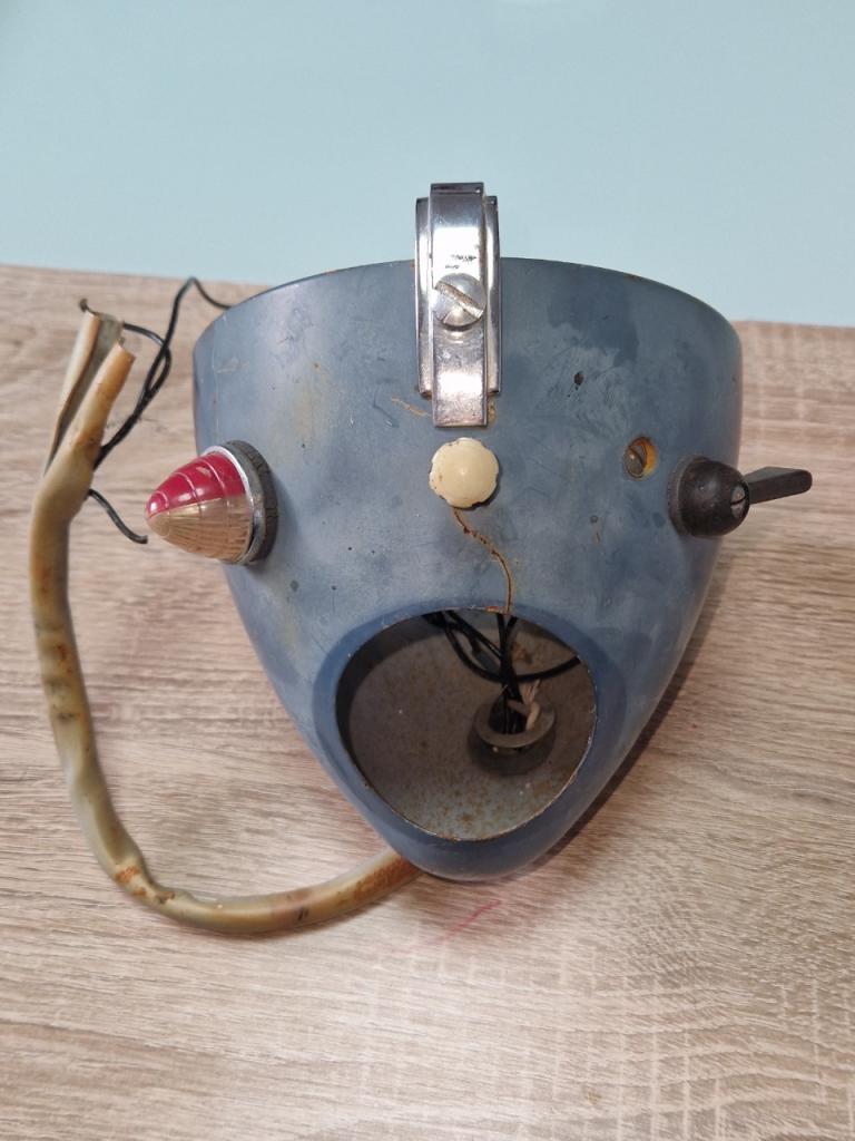 Phare PEUGEOT 176 AS LesAnciennes.com