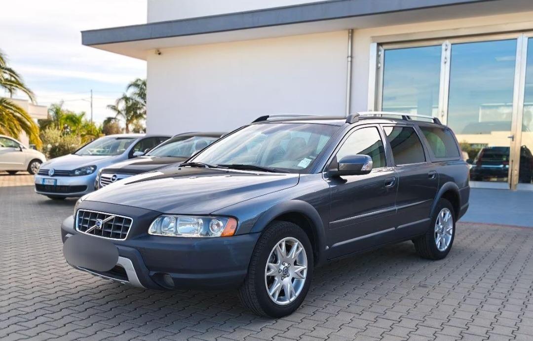 VOLVO XC70 Summum 2.4 D5 20v - 2006 LesAnciennes.com