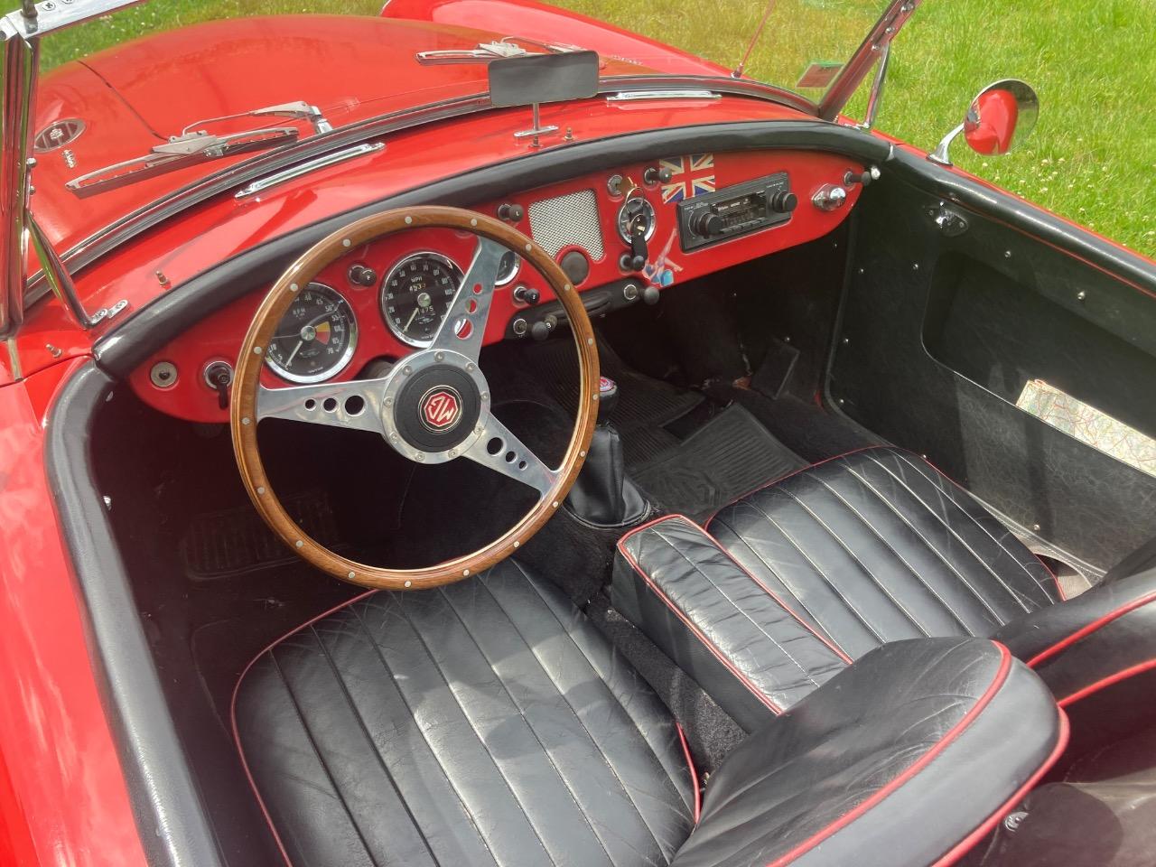 MG MGA Mga 1600 roadster - 1960 LesAnciennes.com