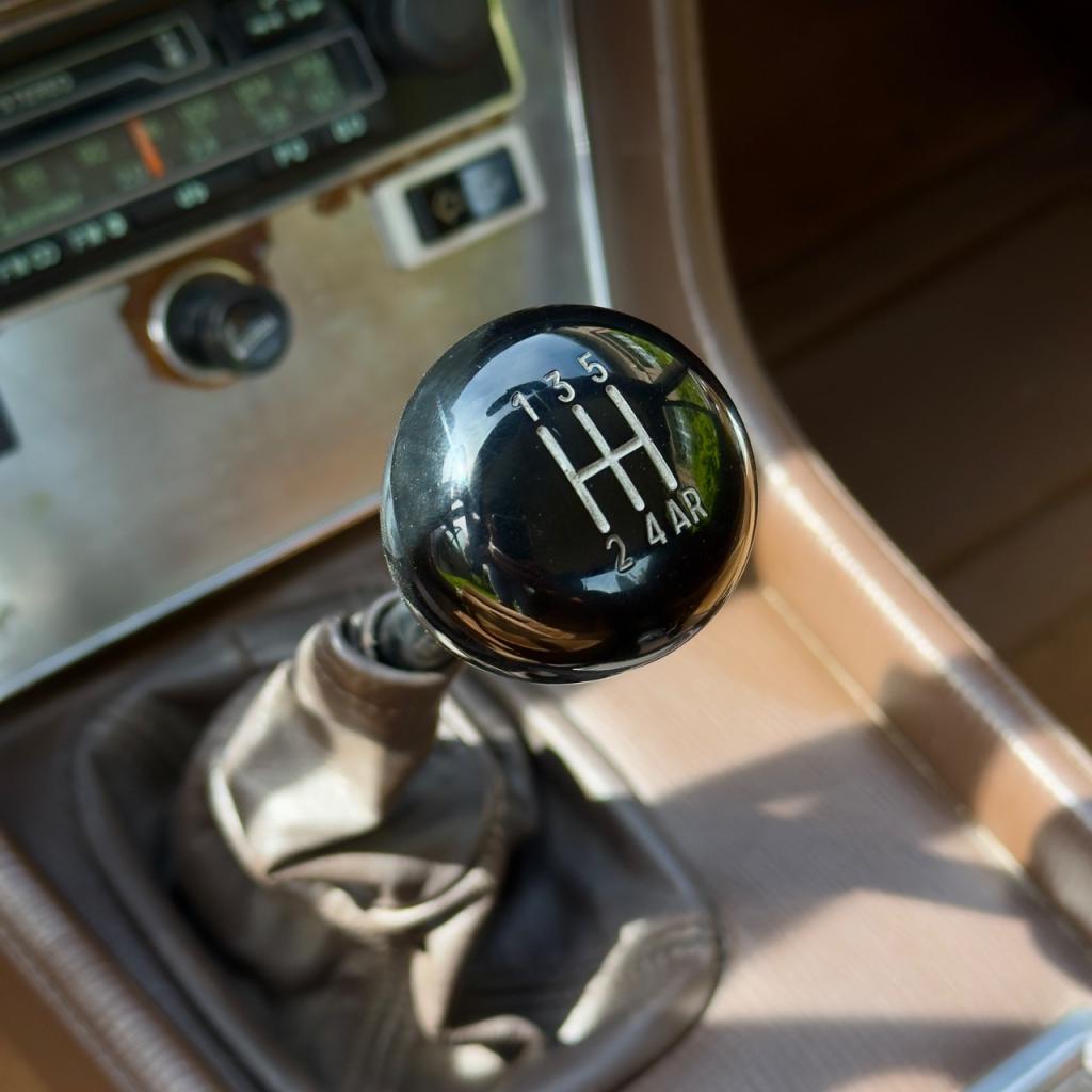 PEUGEOT 504 Coupé V6 Ti - 1978 LesAnciennes.com