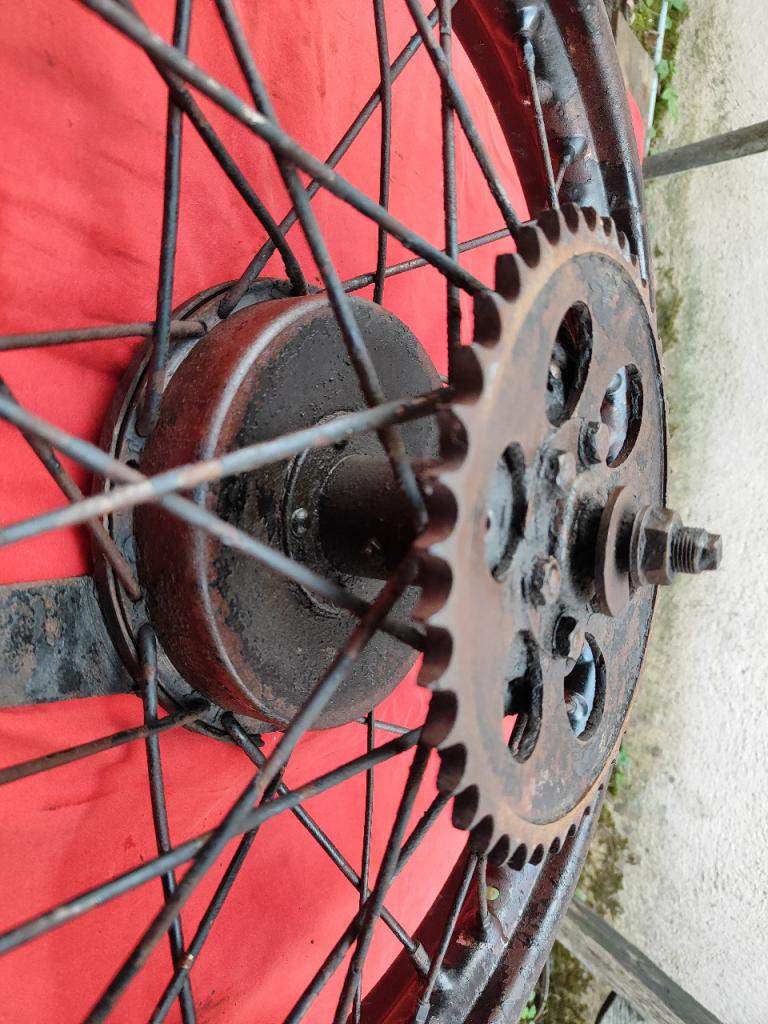 Roue Arrière BSA 350 - 500 Blue Star Sloper LesAnciennes.com