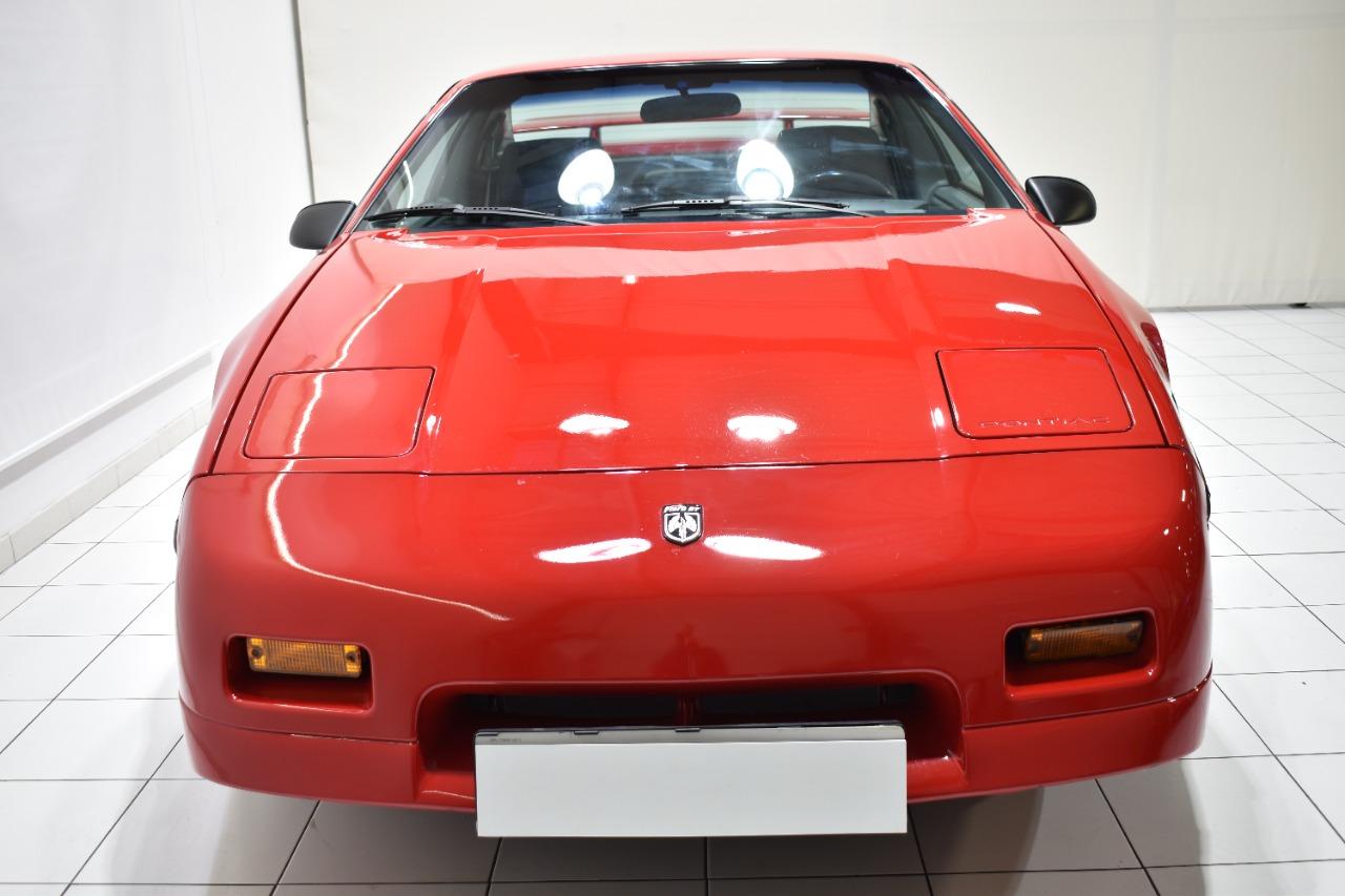 PONTIAC Fiero V6 GT - 1988 LesAnciennes.com