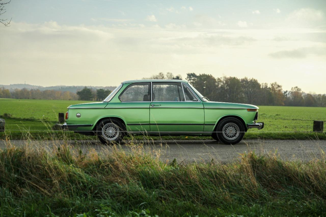 BMW 2002 tii - Taiga - 1974 LesAnciennes.com