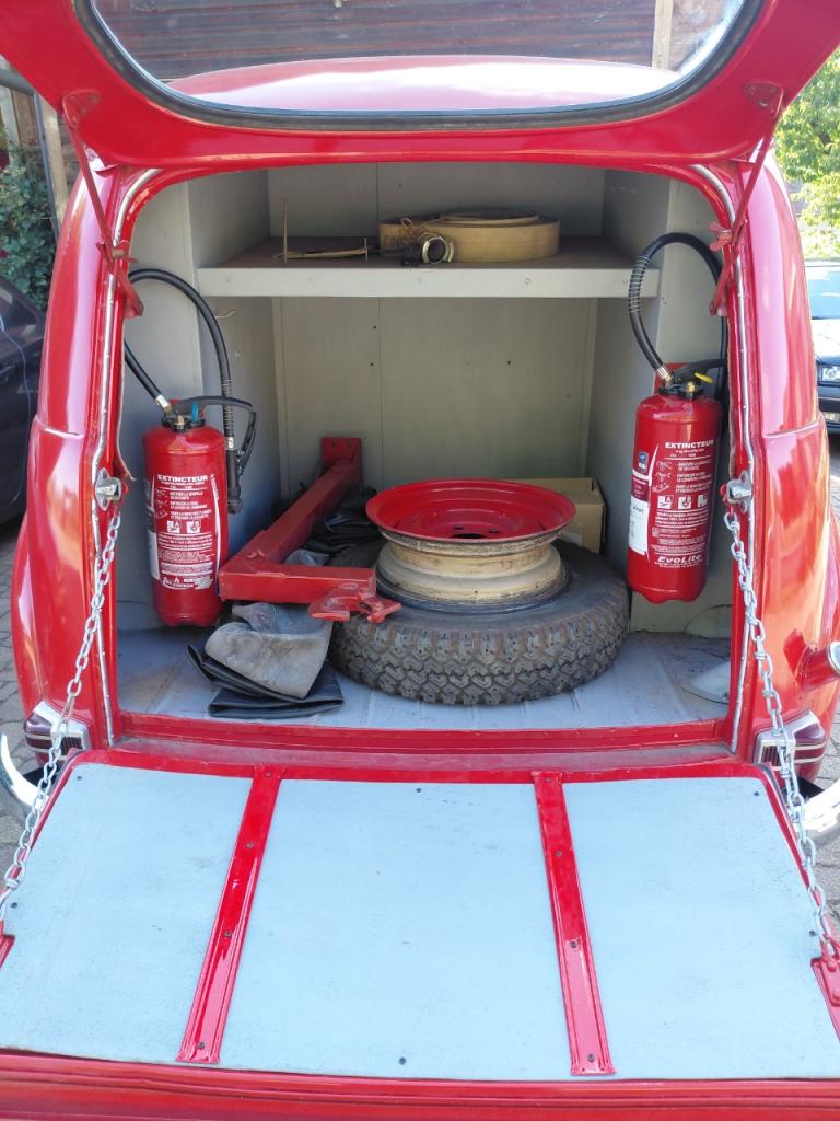 RENAULT Colorale - 1952 LesAnciennes.com