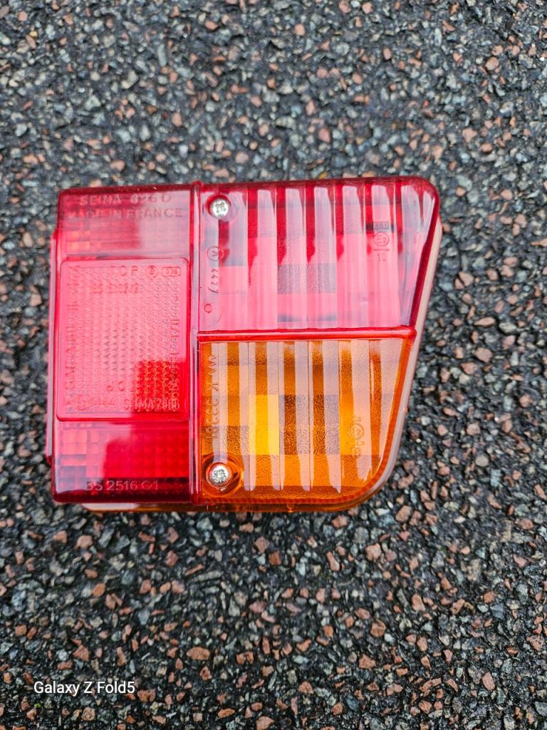 Feu droit CITROEN 2CV LesAnciennes.com