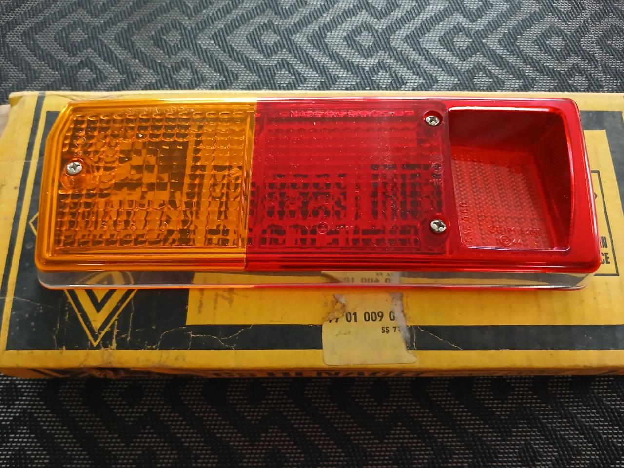 Cabochons feux arrière RENAULT 12 (R12) TS GORDINI LesAnciennes.com