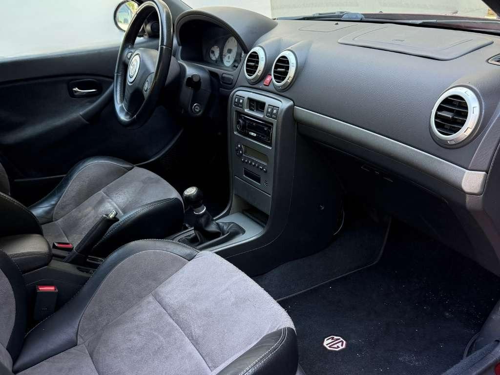 MG ZS V6 - 2005 LesAnciennes.com