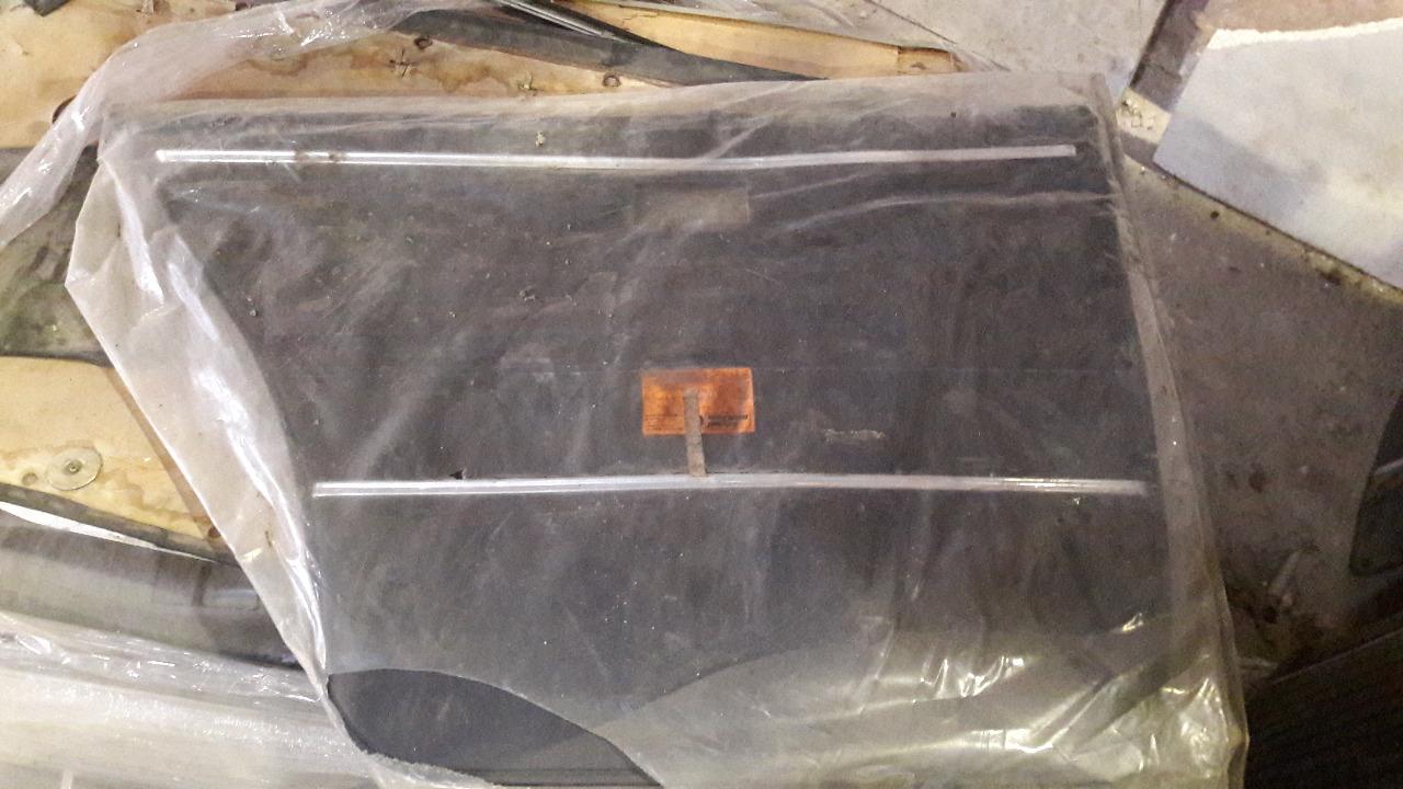Vitre fixe porte AR BMW 2500 à 3.3Li E3 LesAnciennes.com