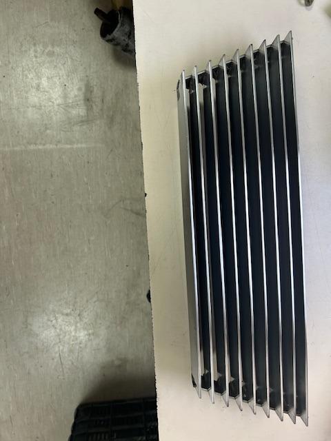 Calandre avant De Tomaso Deauville LesAnciennes.com