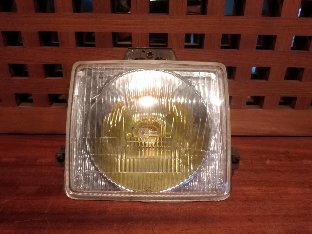 Phare PEUGEOT 104 LesAnciennes.com