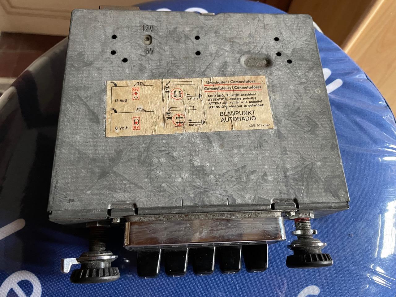Autoradio MERCEDES 280 SE W108 LesAnciennes.com