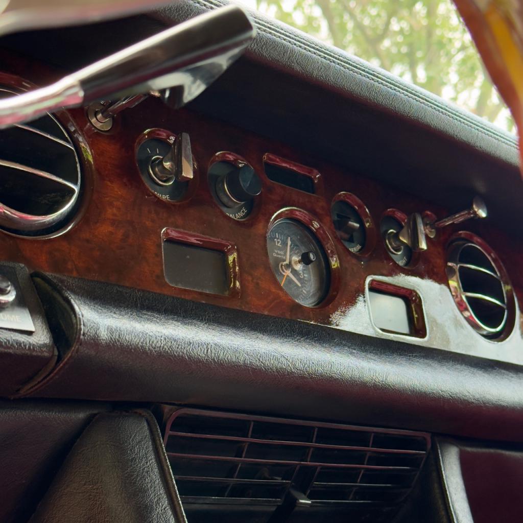ROLLS ROYCE Silver Shadow - 1974 LesAnciennes.com