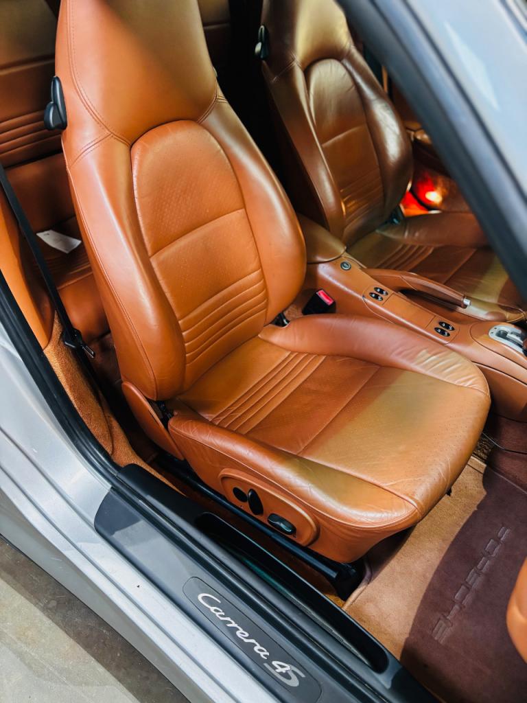 PORSCHE 911 996 Carrera 4S FR - 2005 LesAnciennes.com