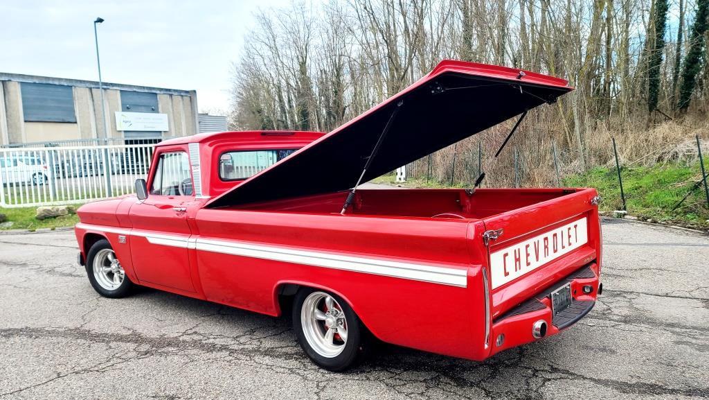 CHEVROLET C10 C10 CUSTOM V8 LONG - 1965 LesAnciennes.com