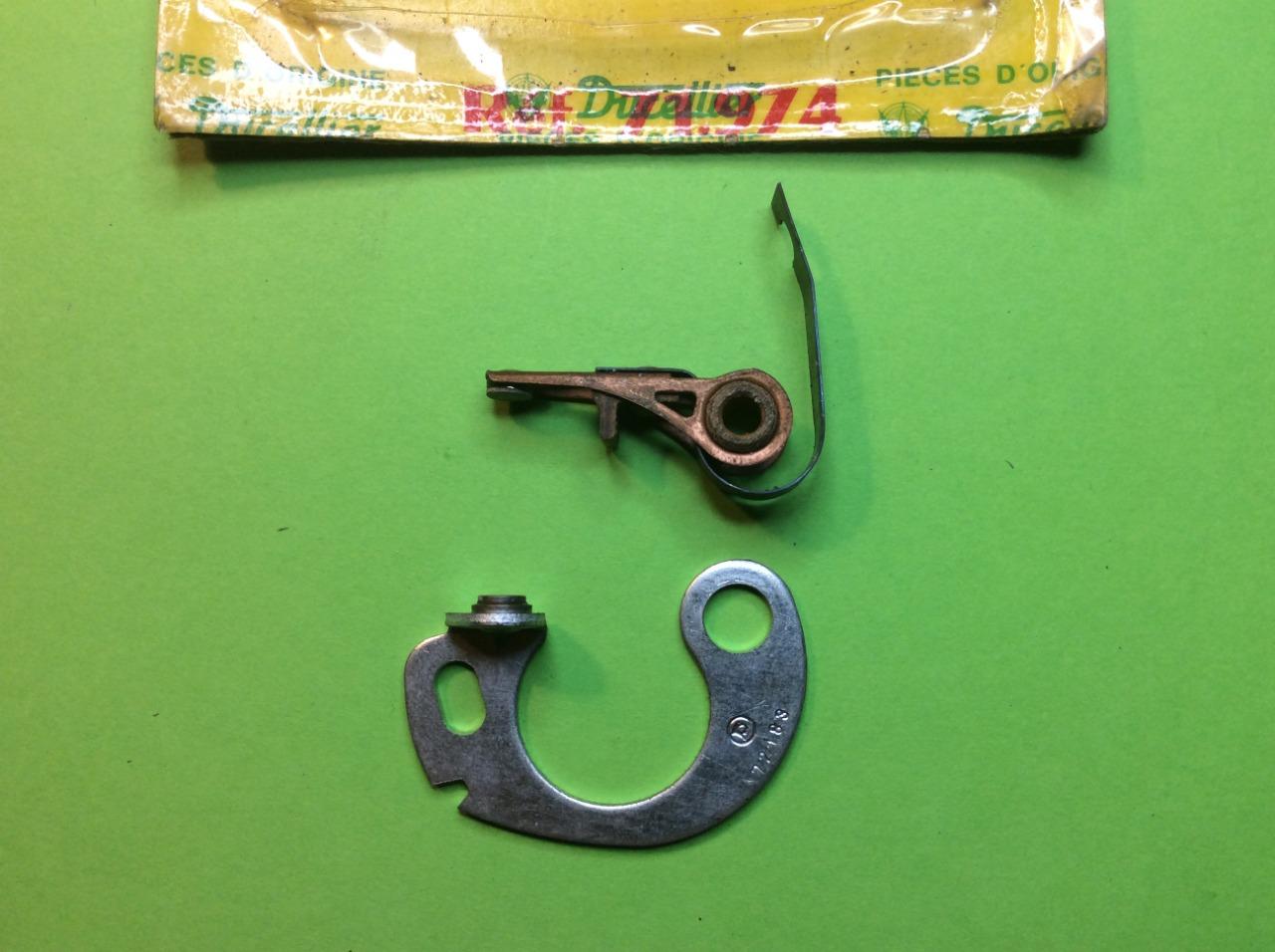 Vis platinées RENAULT Dauphine - 4CV LesAnciennes.com