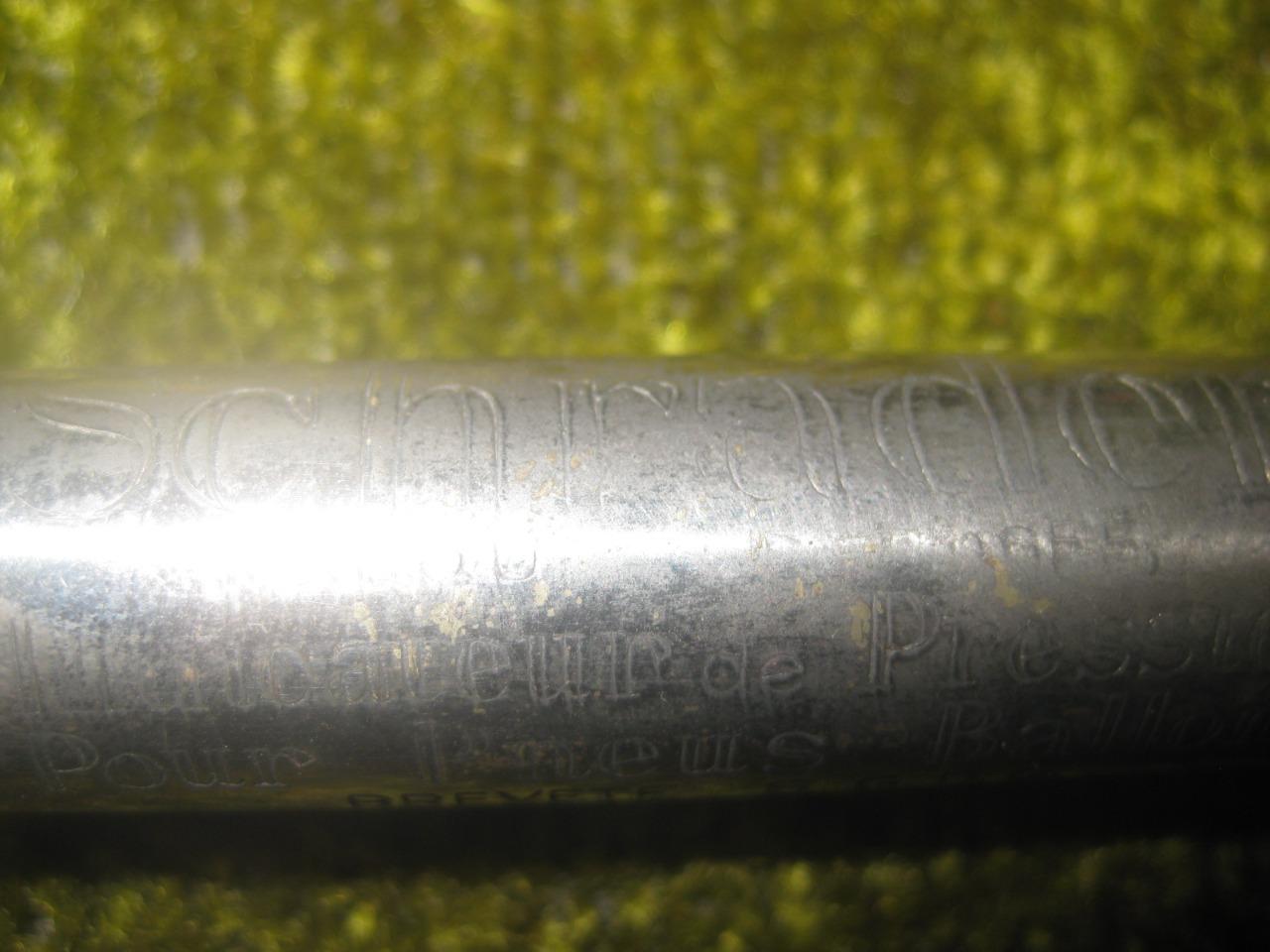 Manomètre pression pneus Schrader des 20's LesAnciennes.com