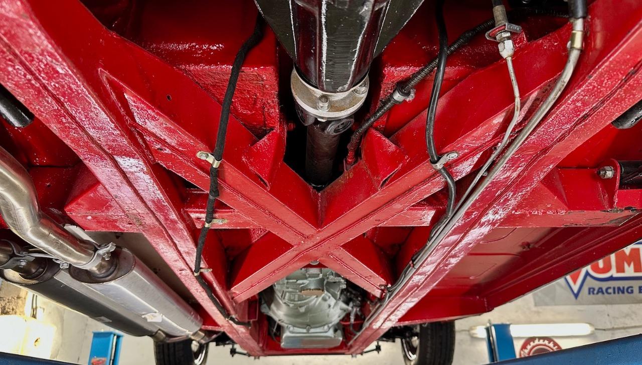 AUSTIN HEALEY 3000 MK3 BJ8 - 1964 LesAnciennes.com