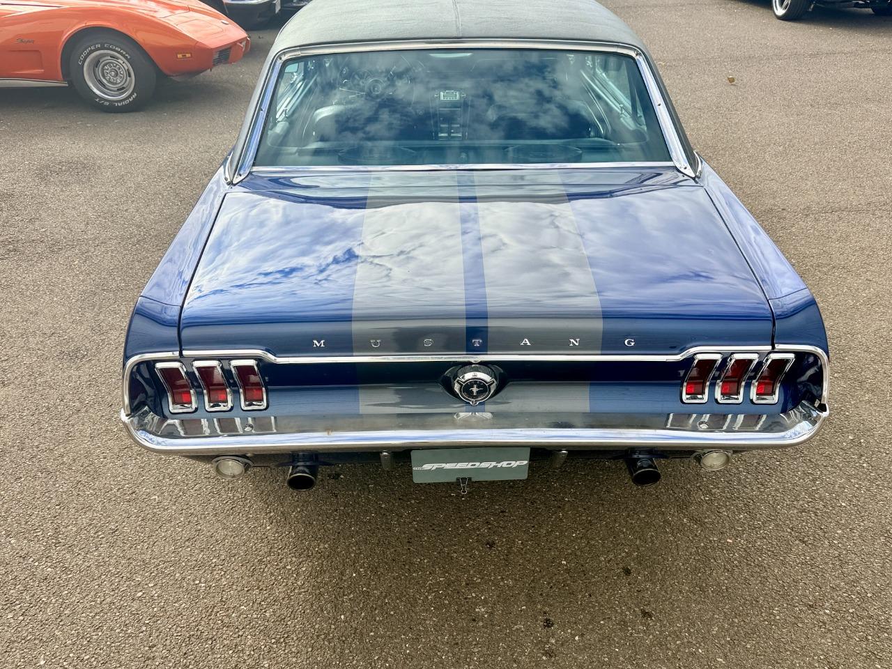 FORD Mustang 289ci - 1967 LesAnciennes.com