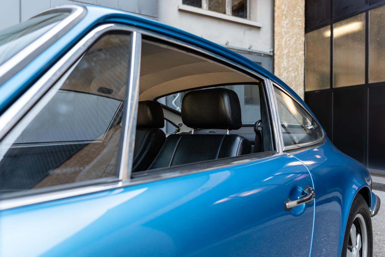 PORSCHE 911 2.4L S - 1972 LesAnciennes.com