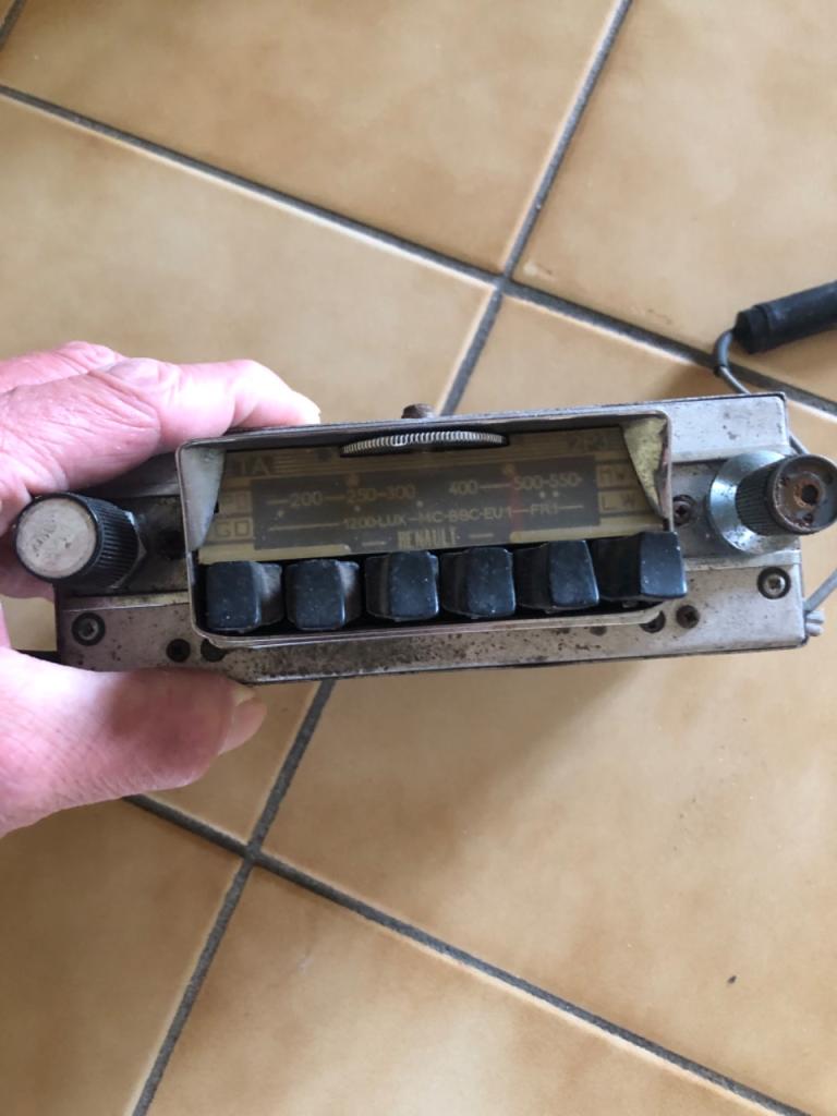Auroradio RENAULT Caravelle LesAnciennes.com