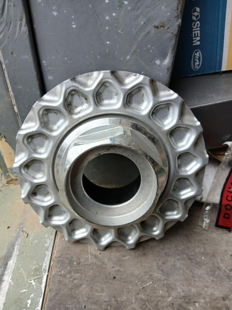 Centre de roue BMW Serie 3.5.6.7 LesAnciennes.com