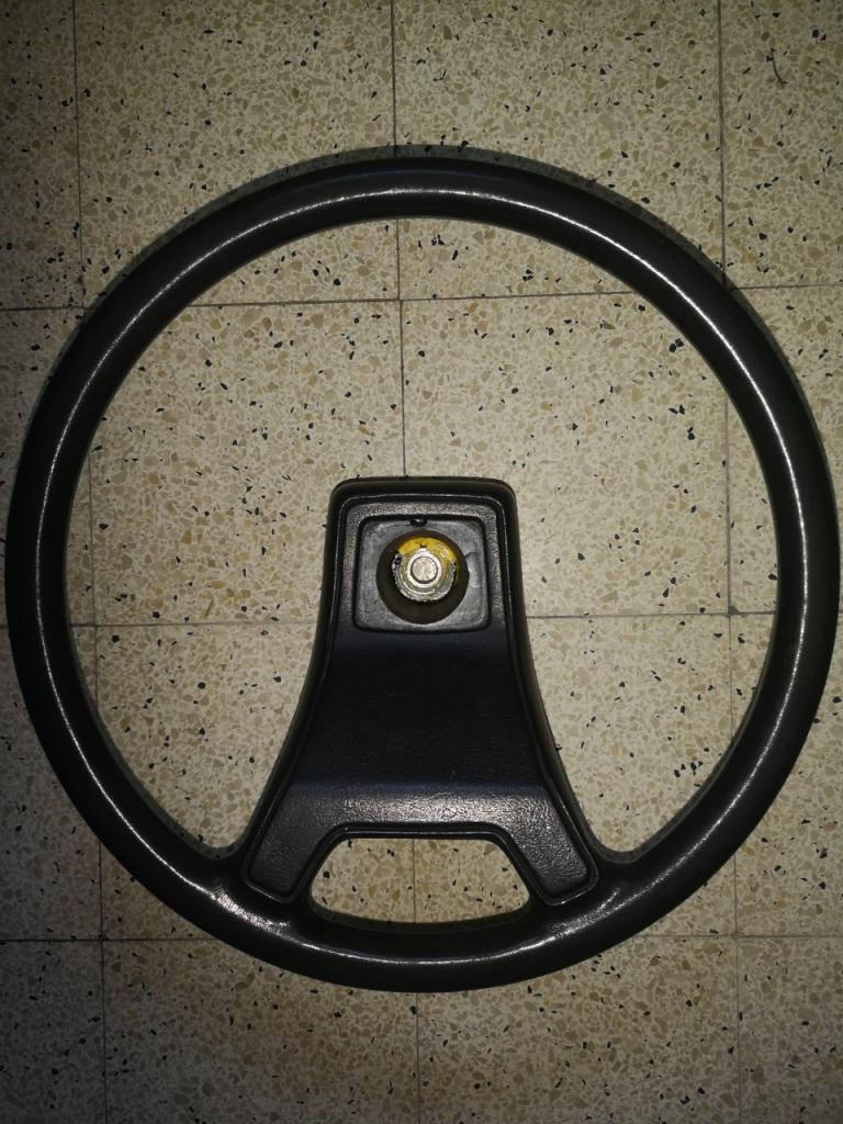 Volant SIMCA 1307 LesAnciennes.com