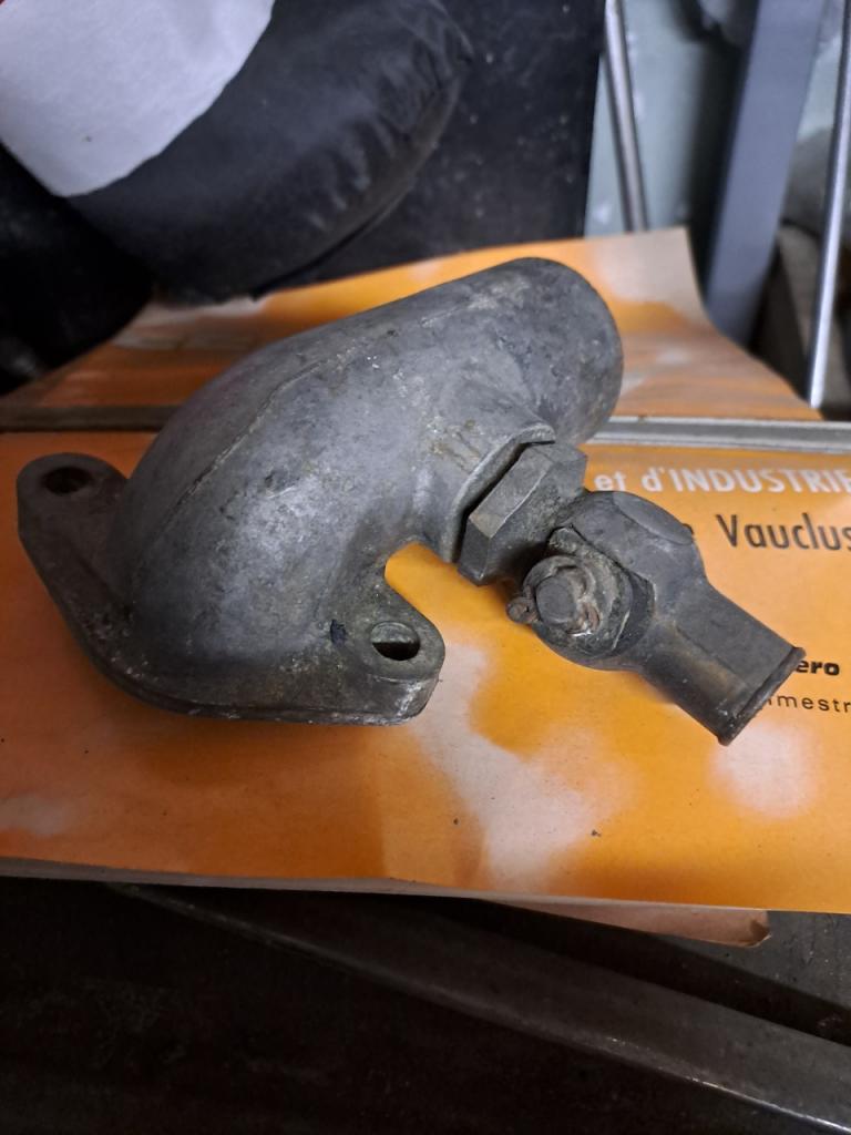 Coude de refroidissement DIVERS LesAnciennes.com