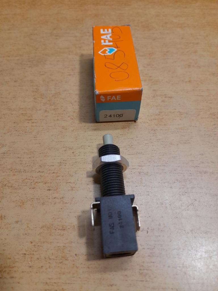 Contacteur feux stop Simca 1100 horizon solara LesAnciennes.com