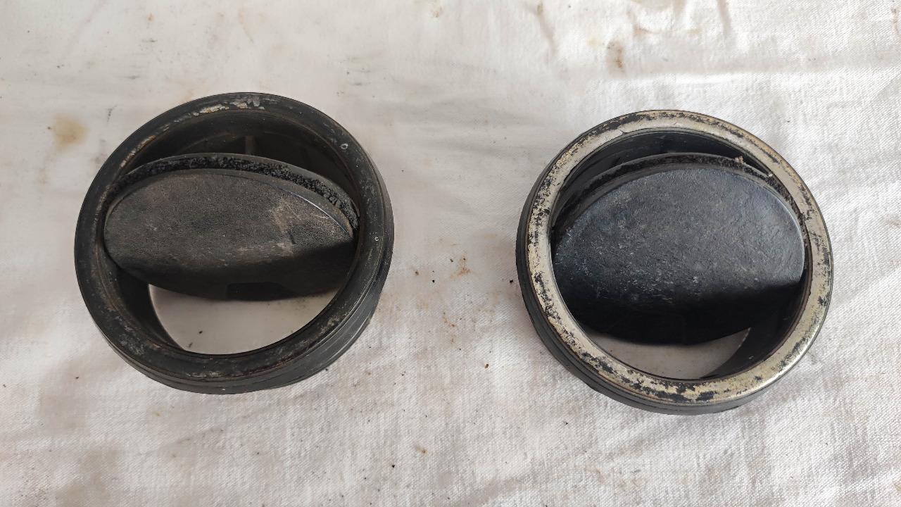Bouches d'aération Renault R8 Alpine A110 LesAnciennes.com