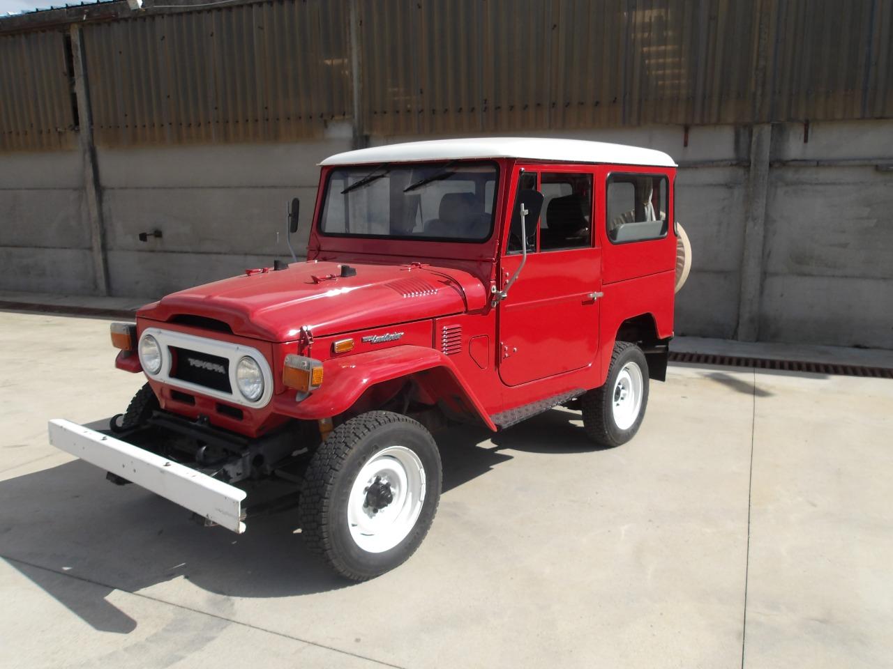 TOYOTA Land Cruiser FJ 40 L - 1973 LesAnciennes.com