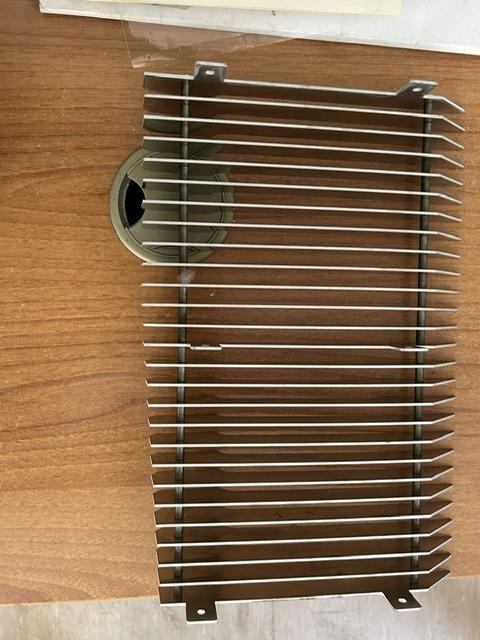Grilles de capot avant Lamborghini Miura LesAnciennes.com