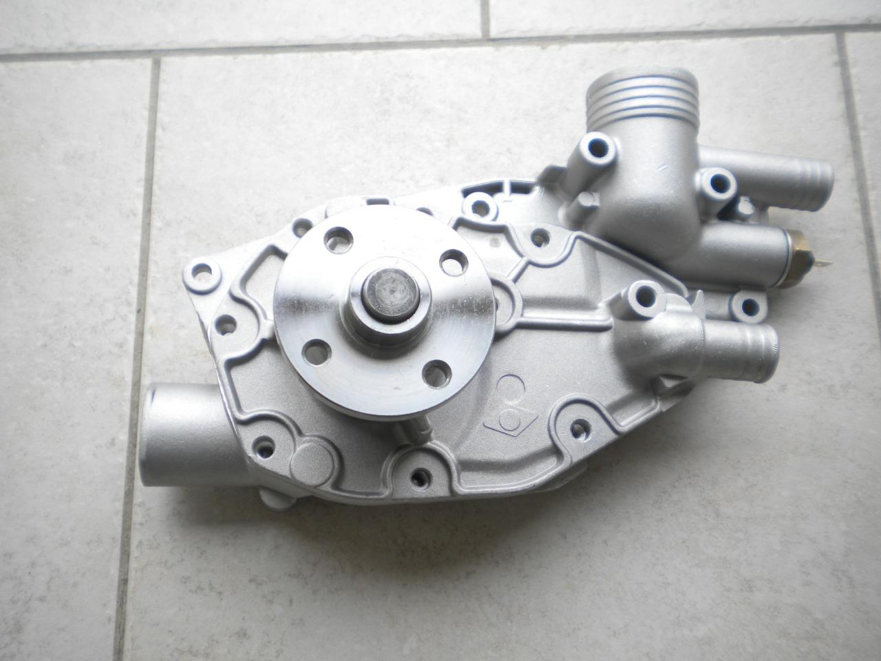 Socle et pompe a eau pour r8 gordini r8s LesAnciennes.com