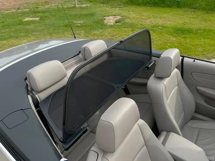 BMW 118i Cabriolet LesAnciennes.com